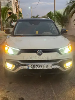 SsangYong Tivoli 2016 Blanc