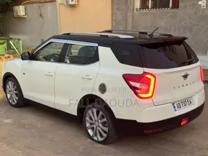 SsangYong Tivoli 2016 Blanc