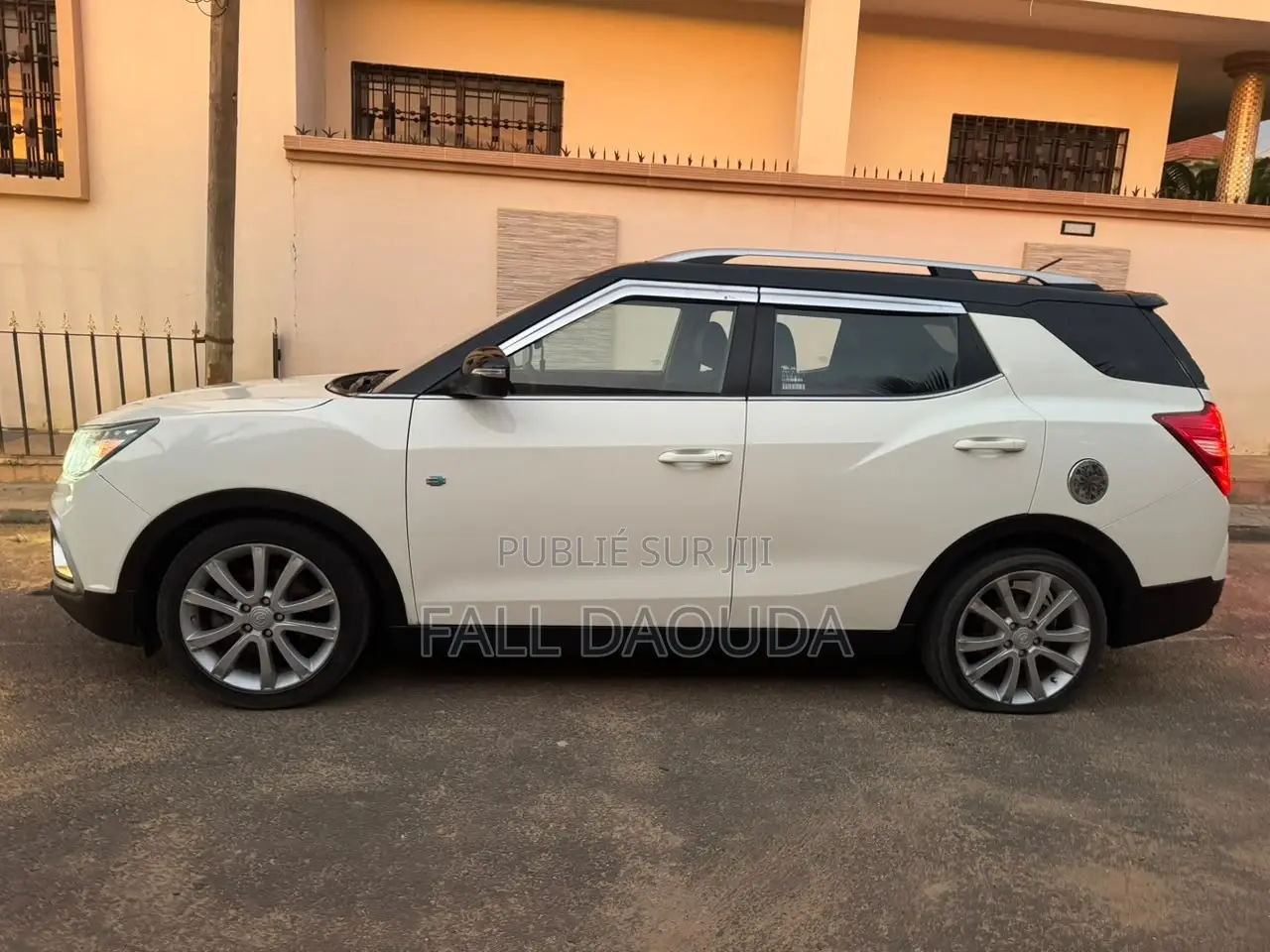 SsangYong Tivoli 2016 Blanc