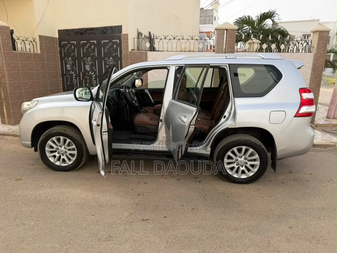 Toyota Land Cruiser Prado 2017 Gris