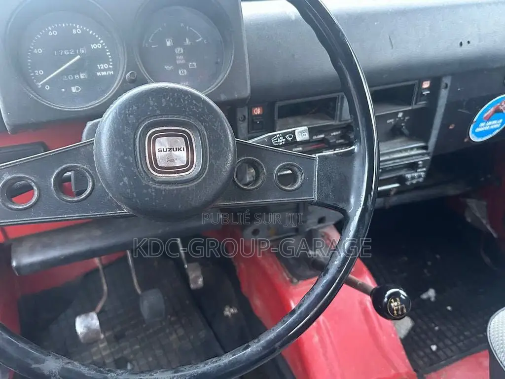 Suzuki DL 1984 Rouge