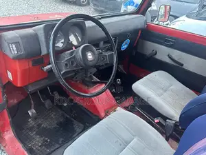 Suzuki DL 1984 Rouge