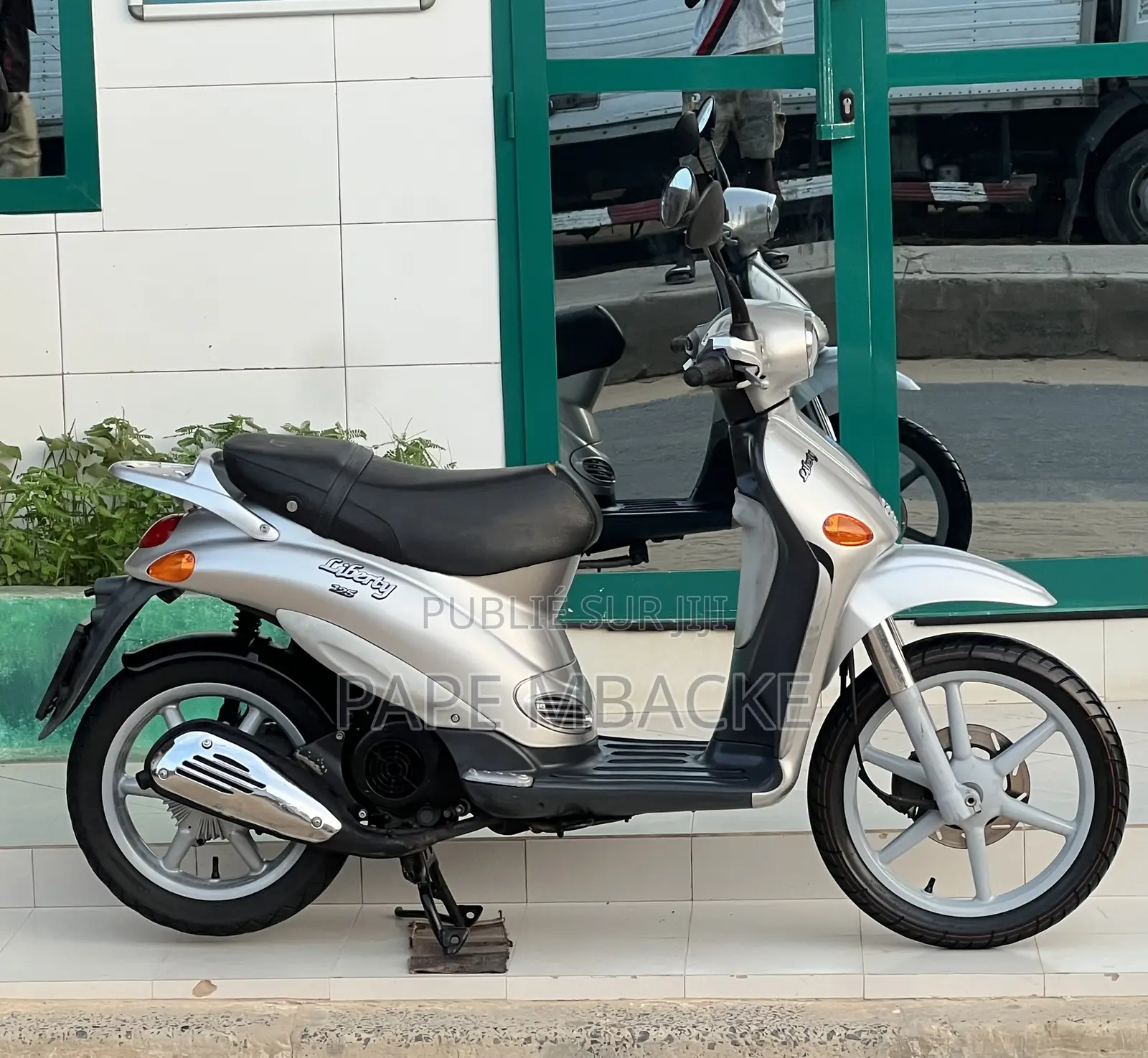 Nouveau Piaggio Scooter 2003 Gris