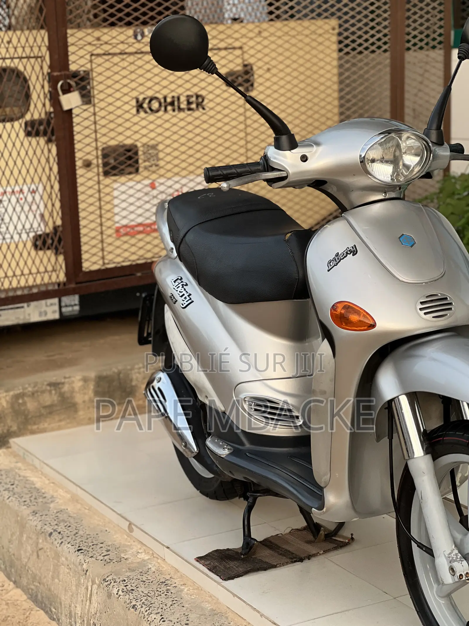 Nouveau Piaggio Scooter 2003 Gris