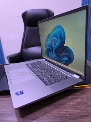 Nouveau Dell Latitude 7640 16GB Intel Core i5 SSD 512GB