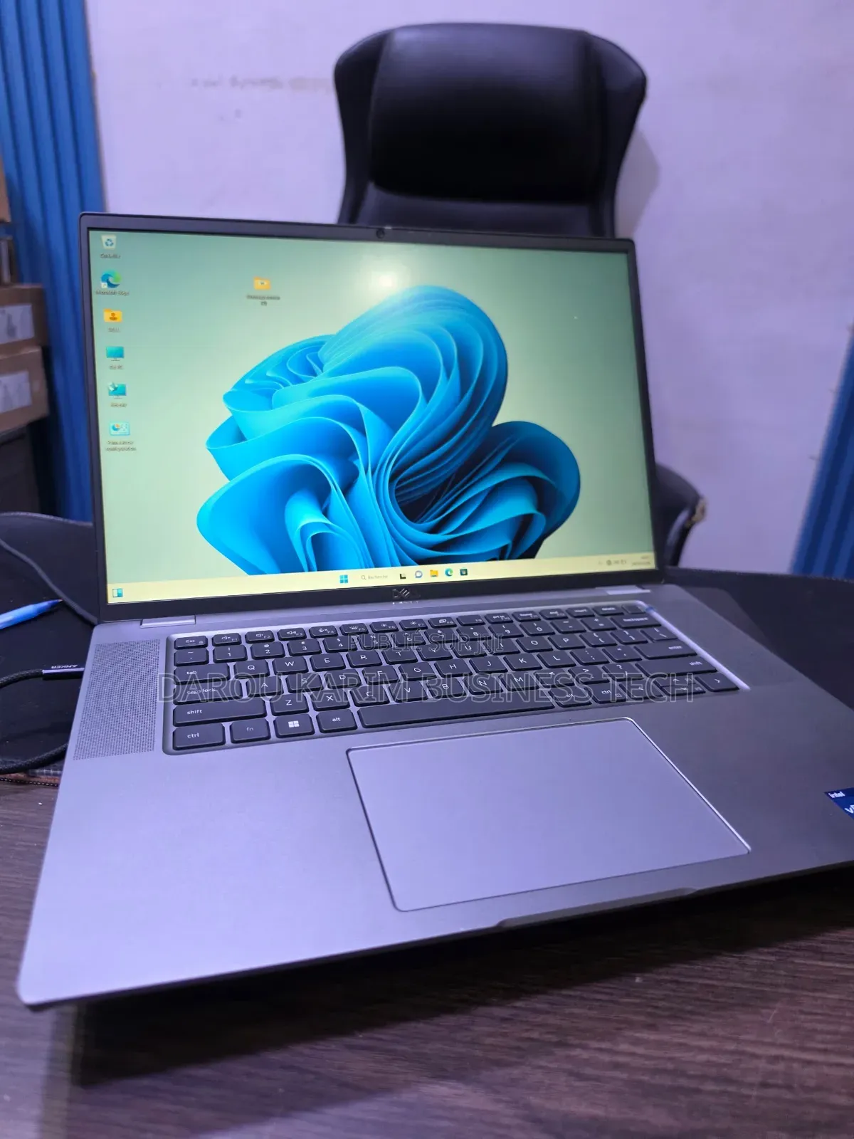 Nouveau Dell Latitude 7640 16GB Intel Core i5 SSD 512GB