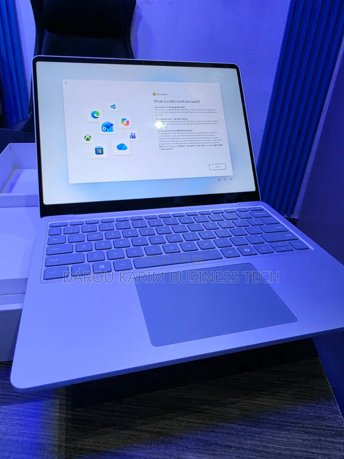 Nouveau Microsoft Surface Laptop 16GB Qualcomm Snapdragon X Plus 256GB