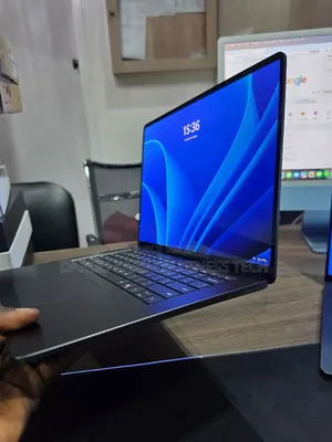 Nouveau Microsoft Surface Laptop 7 32GB Intel Core Ultra 7 SSD 512GB