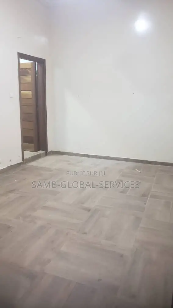 1chbre Appartement partagé dans Yoff à Louer