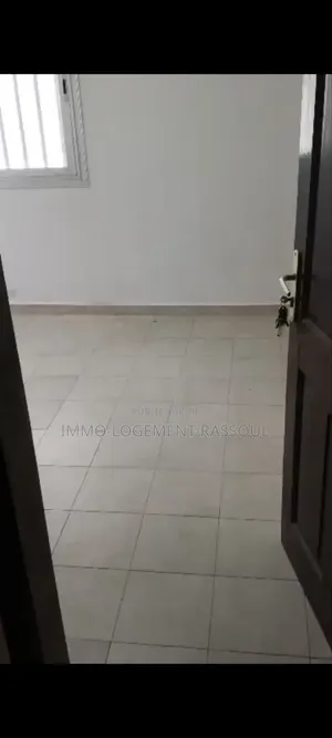 1chbre Studio dans , Yoff à Louer