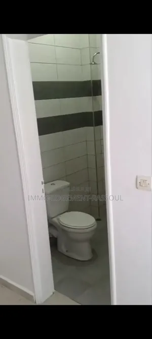 1chbre Studio dans , Yoff à Louer