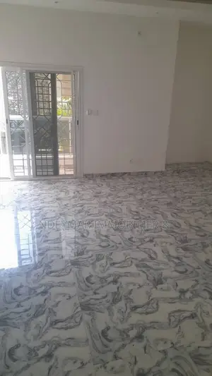 4chbre Appartement dans Ngor à Louer