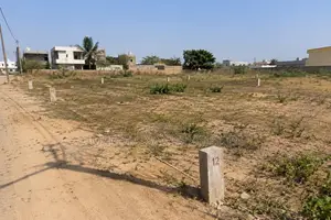 Terrains De 200m2 À Vendre À Palo-Thies