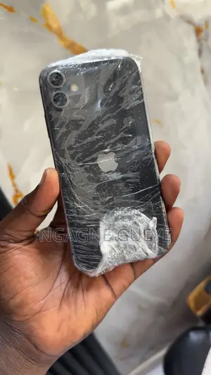 Apple iPhone 11 64 GB Noir