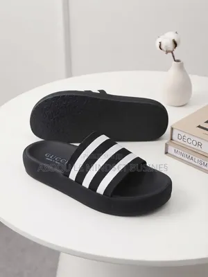 Sandal Gucci Noir-Blanc Disponible