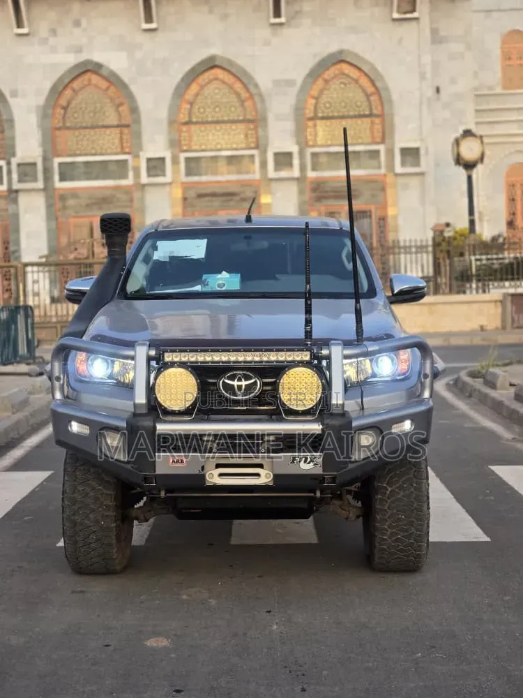 Toyota Hilux 2018 Gris