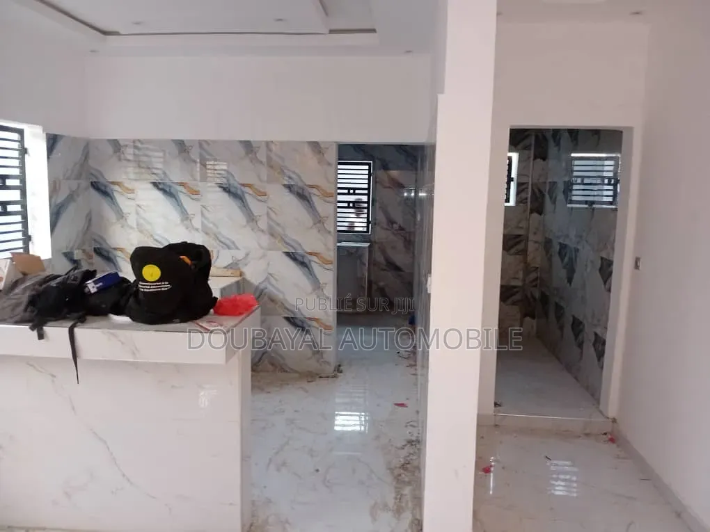 5chbre Villa dans Saly Villa À Vendre, Thiès Sud à Vendre