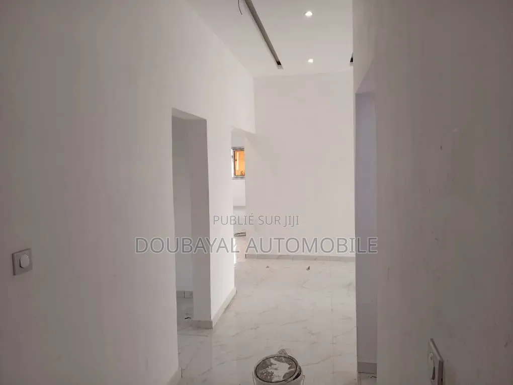 5chbre Villa dans Saly Villa À Vendre, Thiès Sud à Vendre
