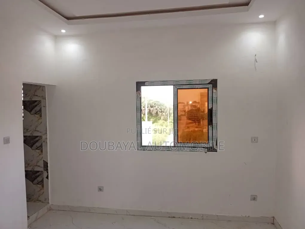 5chbre Villa dans Saly Villa À Vendre, Thiès Sud à Vendre