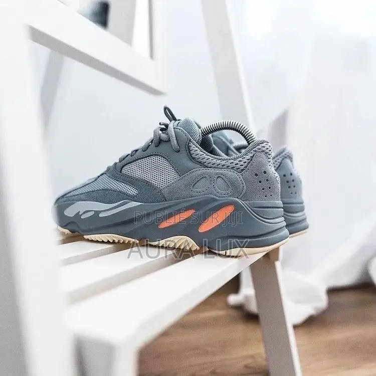 Original Adidas Yeezy Boots 700 V2