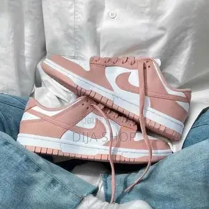 Nike Dunk Low Disponible