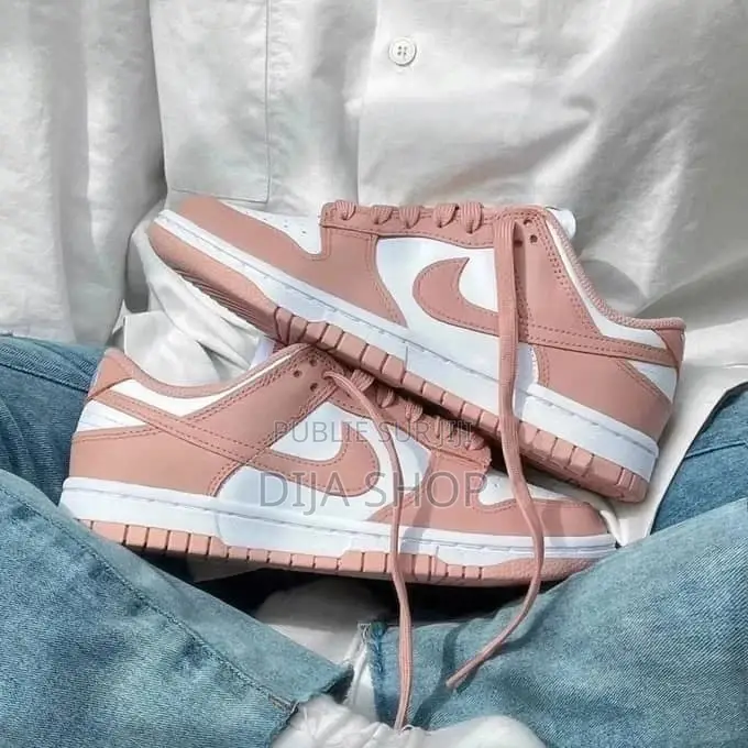 Nike Dunk Low Disponible