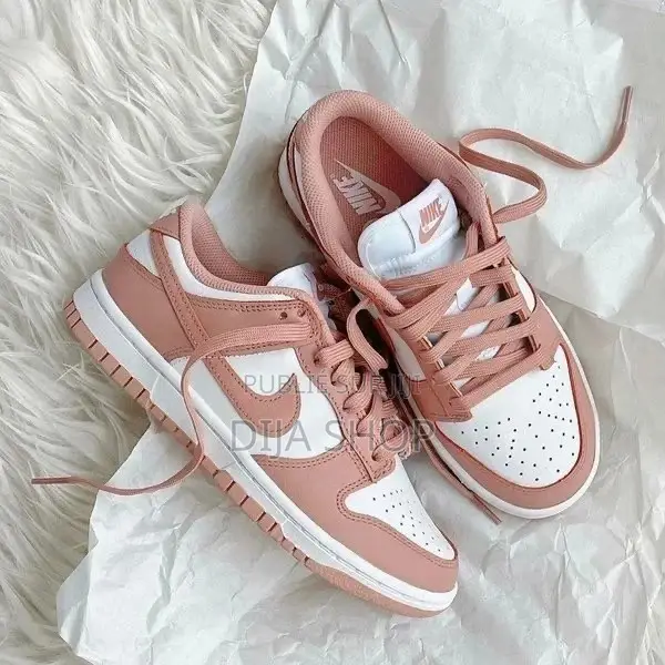 Nike Dunk Low Disponible