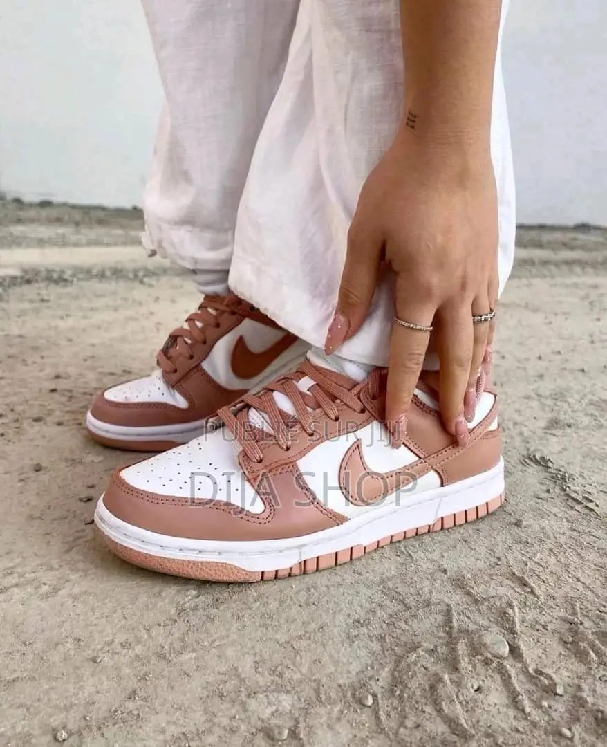 Nike Dunk Low Disponible