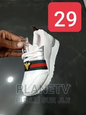 Chaussures Pour Une Fille