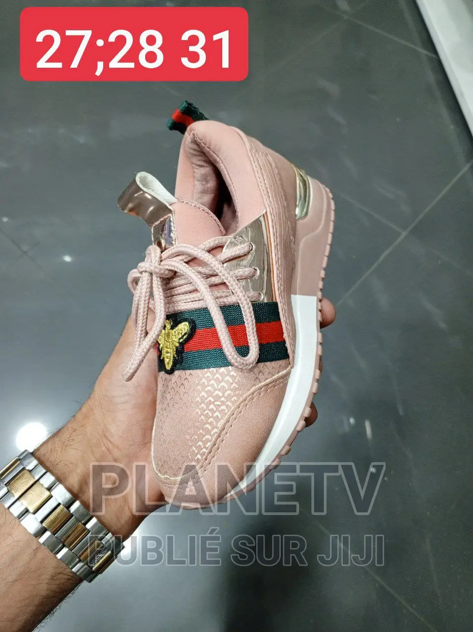 Chaussures Pour Une Fille