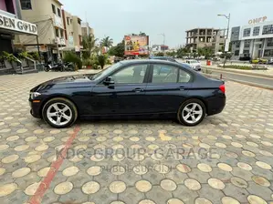 Photo - BMW 318i 2014 Noir