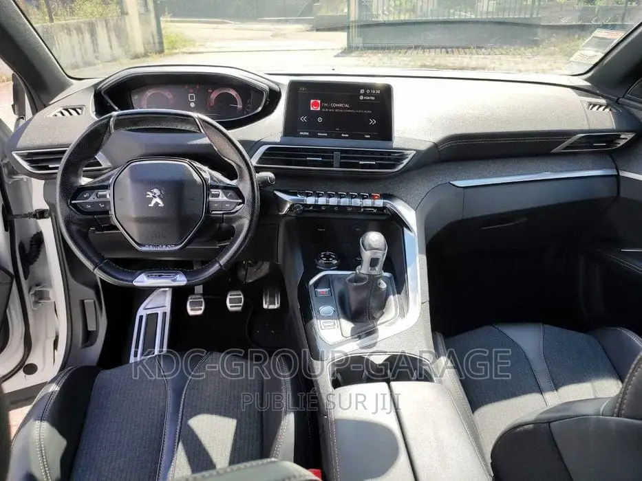 PEUGEOT 3008 2017 Blanc cassé