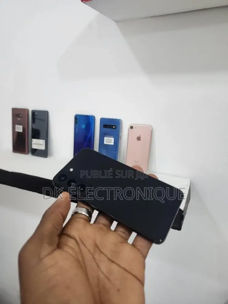 New Samsung Galaxy S22 5G 128 GB Noir