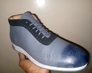 Photo - Chaussures en Cuir Disponible