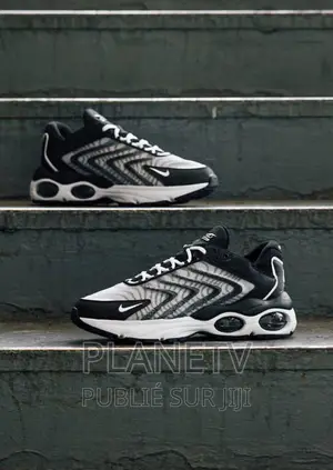 Photo - Chaussures Pour Hommes Disponible