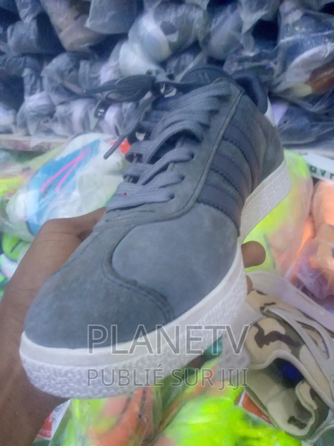 Chaussures Unisexe Disponible