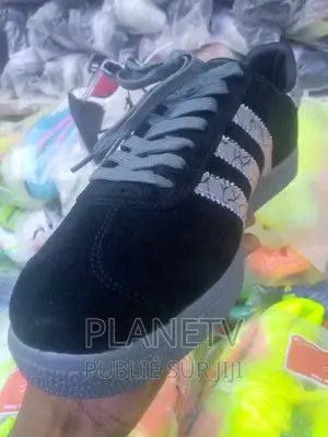 Chaussures Unisexe Disponible