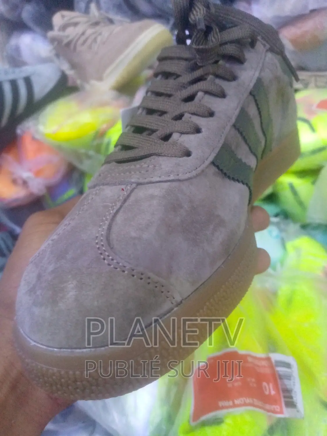 Chaussures Unisexe Disponible