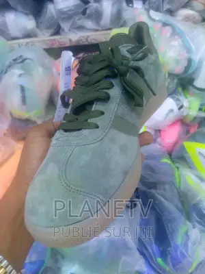 Chaussures Unisexe Disponible