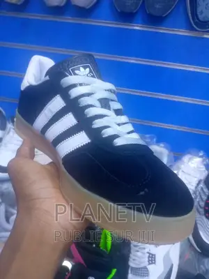 Chaussures Unisexe Disponible