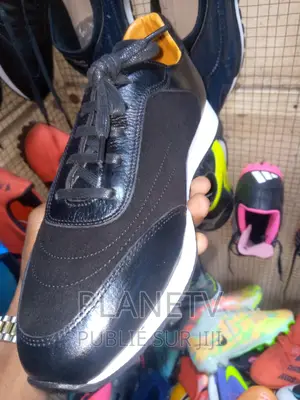 Chaussures en Cuir en Promo Disponible