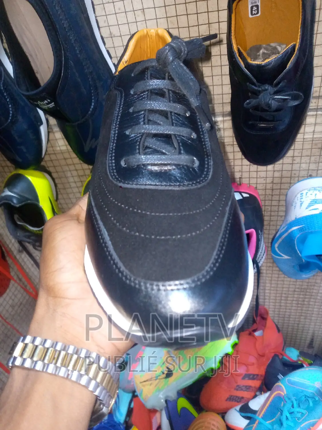 Chaussures en Cuir en Promo Disponible