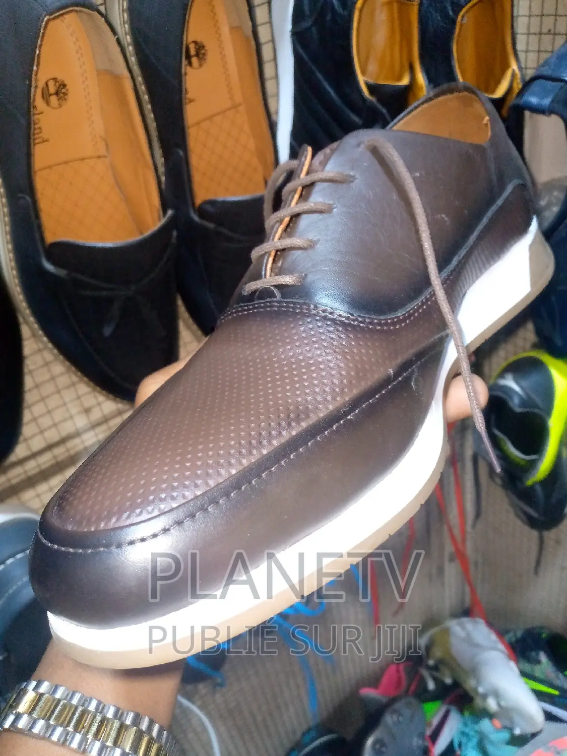 Chaussures en Cuir en Promo Disponible