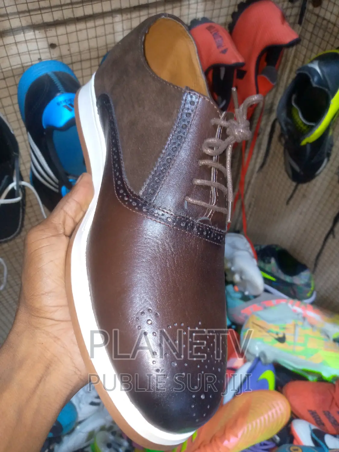 Chaussures en Cuir en Promo Disponible