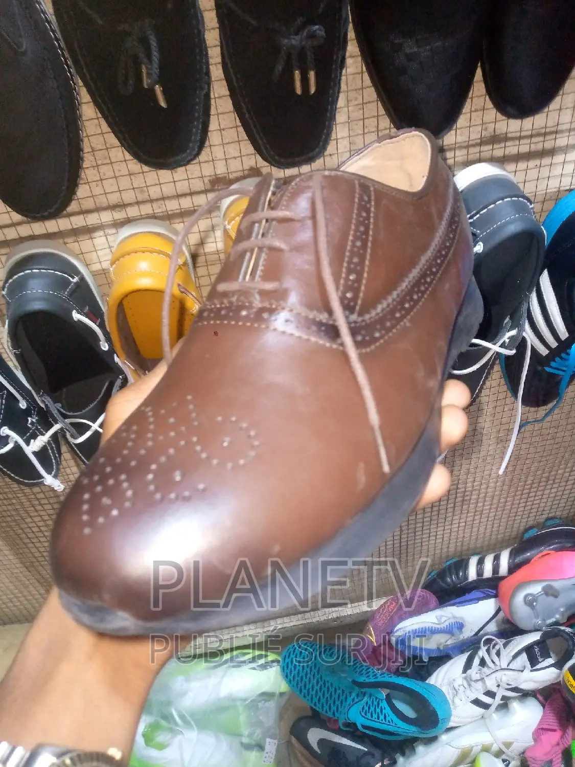 Chaussures en Cuir en Promo Disponible