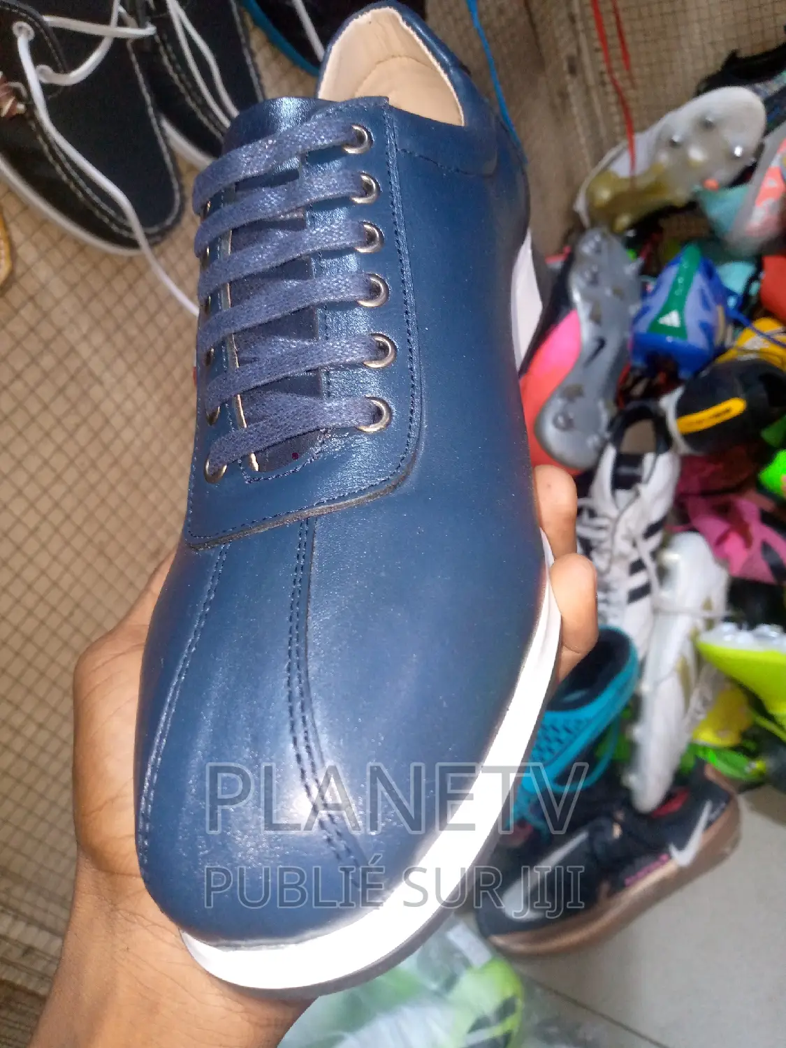 Chaussures en Cuir en Promo Disponible