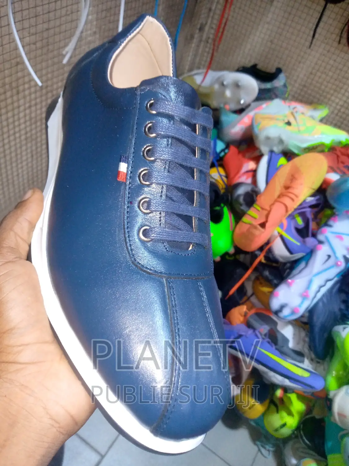 Chaussures en Cuir en Promo Disponible