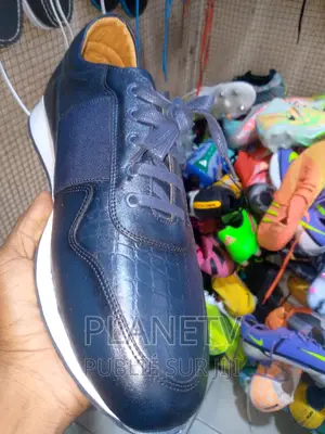 Chaussures en Cuir en Promo Disponible