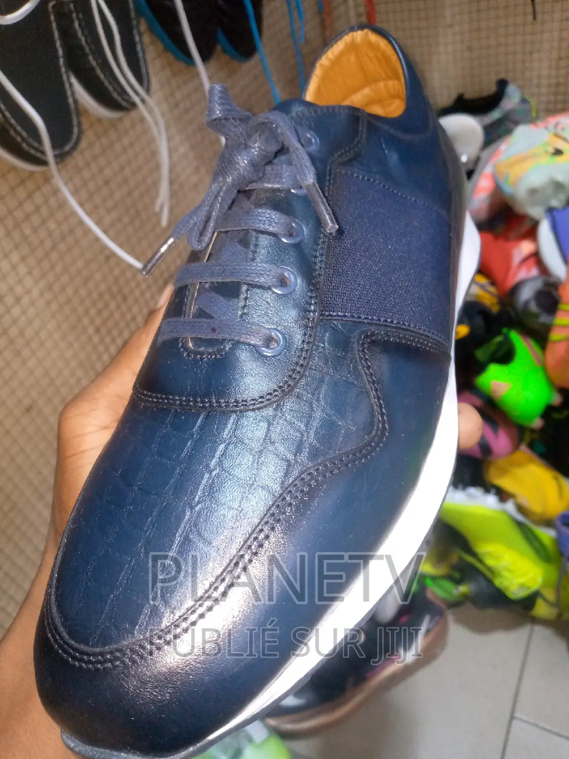 Chaussures en Cuir en Promo Disponible