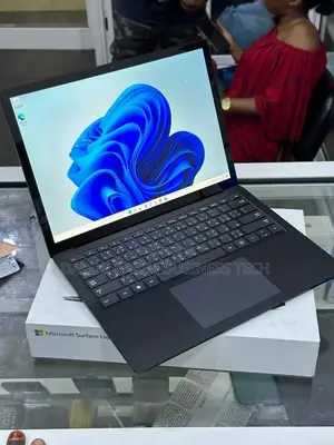 New Microsoft Surface Laptop 4 16GB Intel Core I7 SSD 512GB